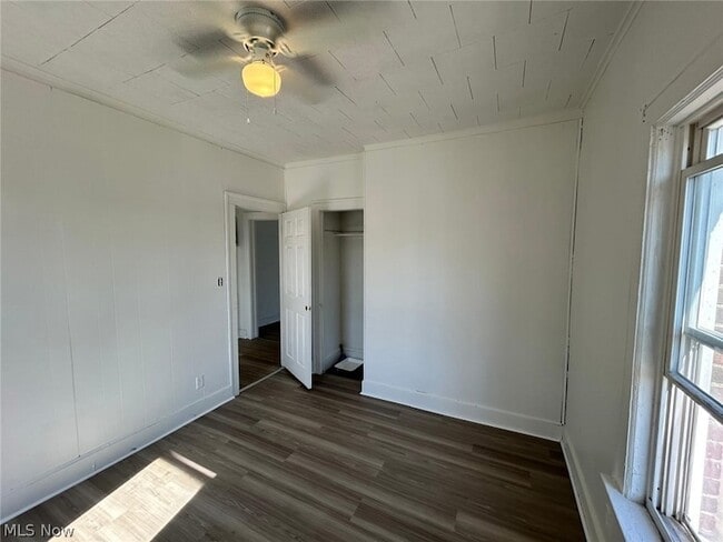 Building Photo - 2232 W 103rd St
