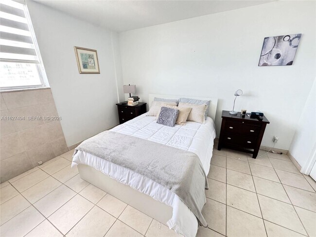 Building Photo - 3801 S Ocean Dr
