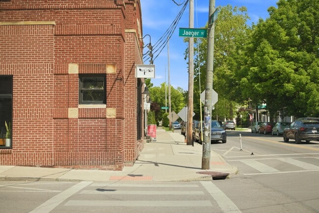 Building Photo - 396 E Mithoff St