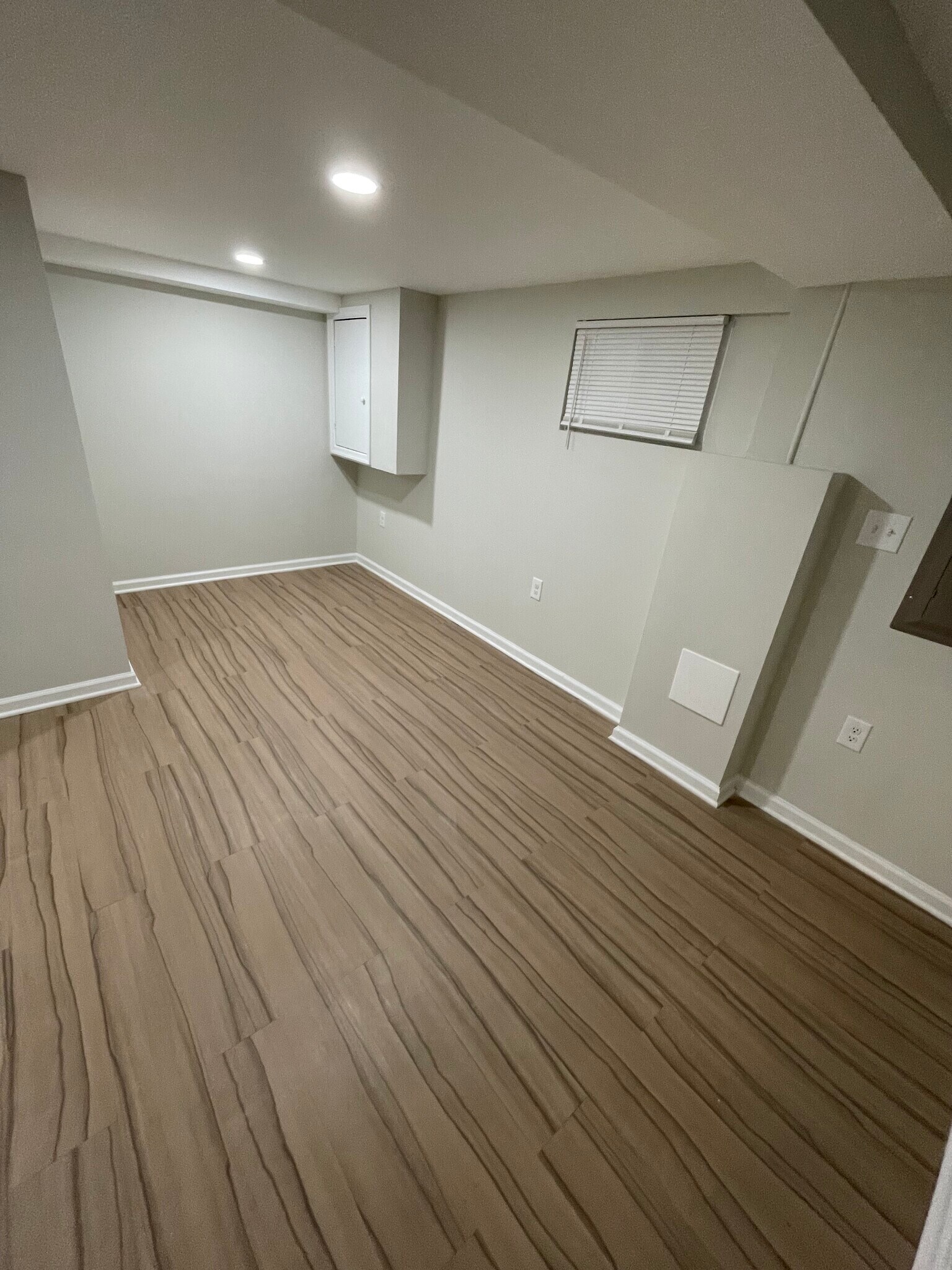 Basement living space - 3144 M Pl SE