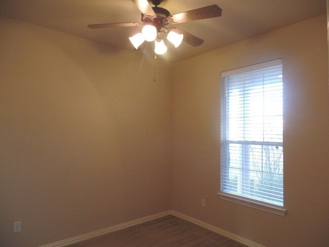 Building Photo - 7213 Middleburg Dr