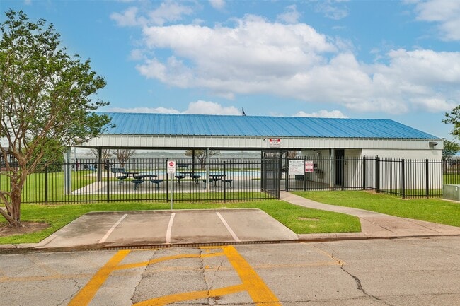 Building Photo - 14874 Cygnus Ct