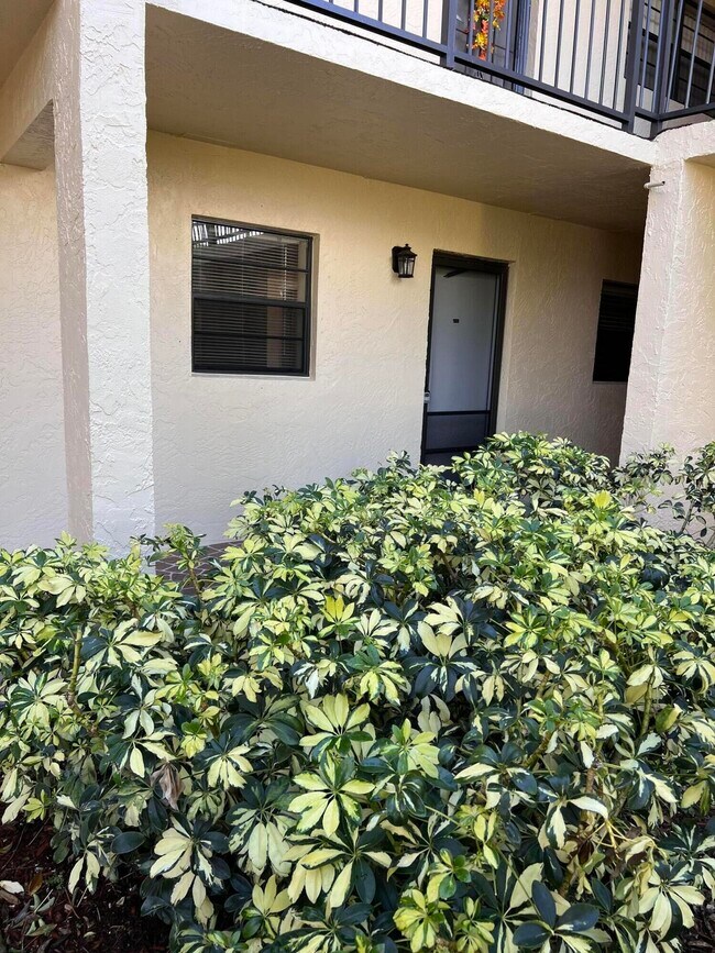 Primary Photo - 2050 Oleander Blvd