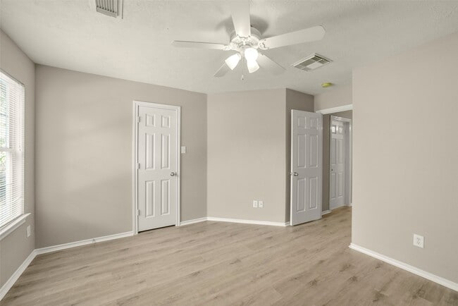 Building Photo - 171 N Burberry Park Cir