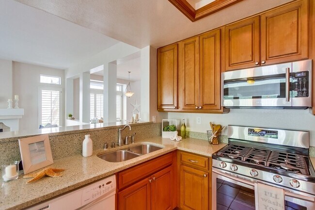 Building Photo - Beautiful 4 Bedroom 2.5 Bath Home in Tierr...