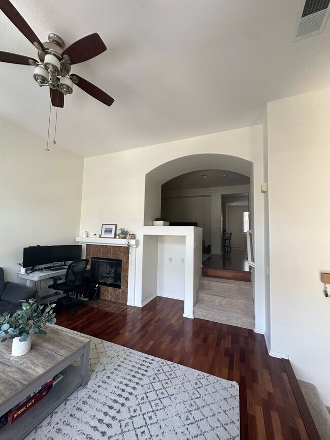 Building Photo - Stunning 3-Bedroom, 2.5-Bath Townhome in the Heart of Torrey Highlands – A Must-See!