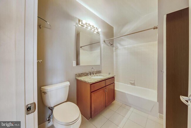 Building Photo - 1414 Belmont St NW