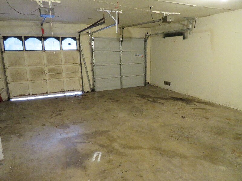 Building Photo - 331 Trafalgar Rd