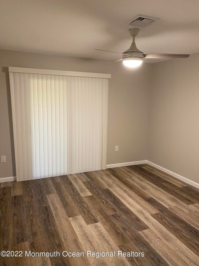 Building Photo - 240 Medford Ct