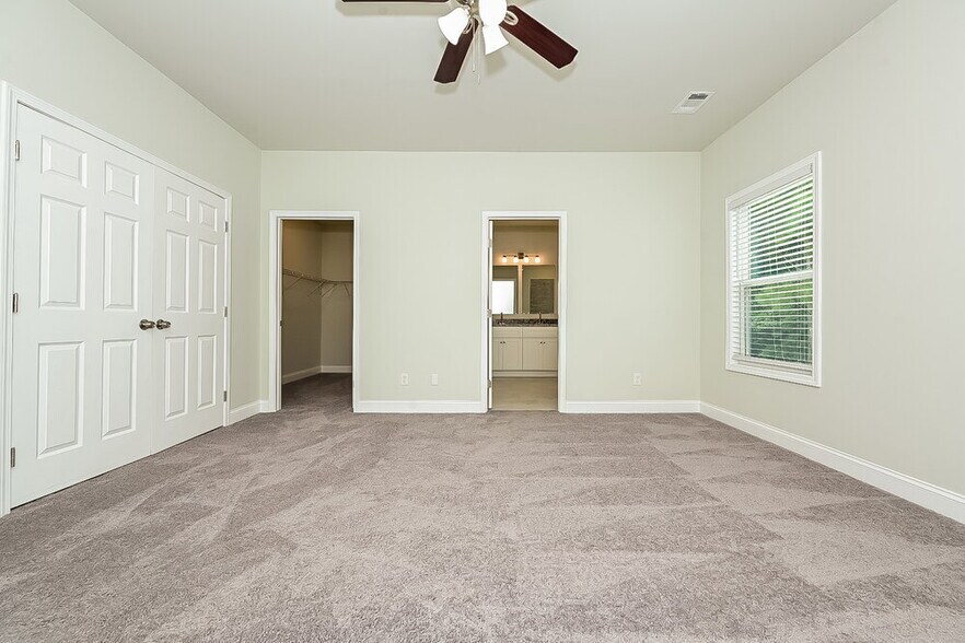 Building Photo - 127 Hunts Ml Cir