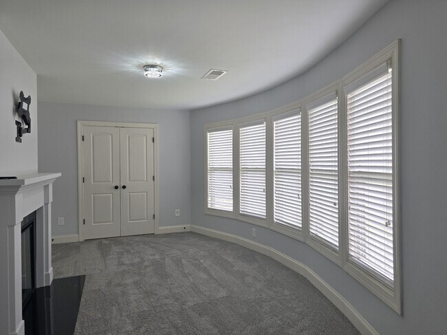 Building Photo - 8809 Crenshaw Dr