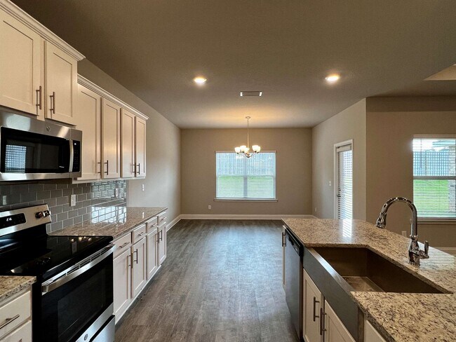 Building Photo - 10498 S Redland St