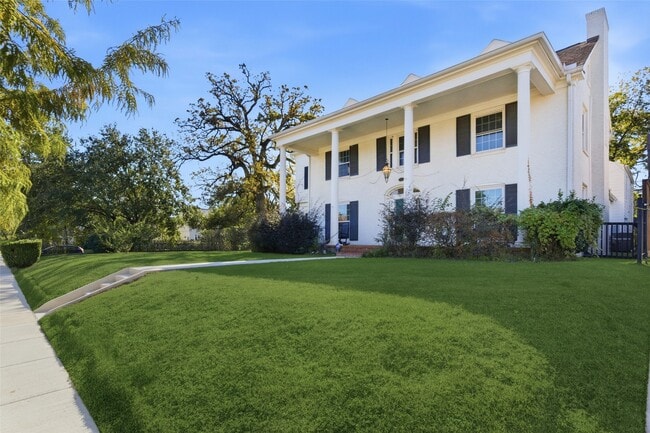 Building Photo - 6666 Fairfield St