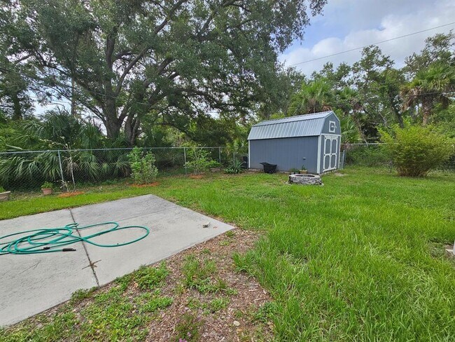 Building Photo - 17497 Clover Ave