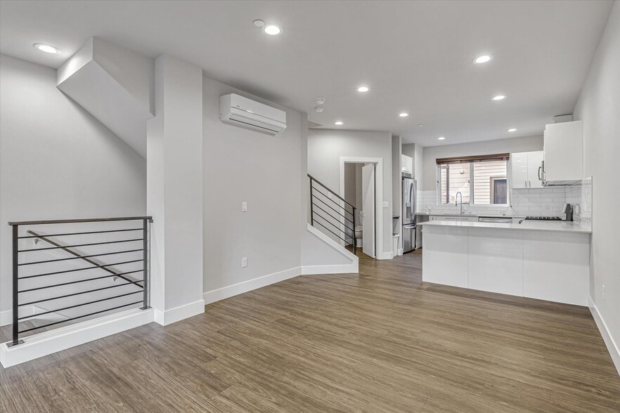 Building Photo - 510 Coho Walk SE