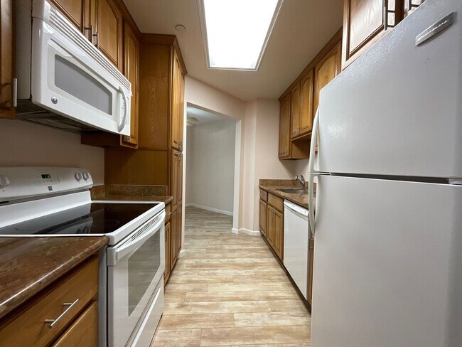 Building Photo - 1910 Barrymore Common #A, Fremont, CA 94538