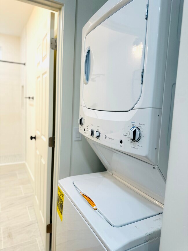 Building Photo - 1401 N 36th St