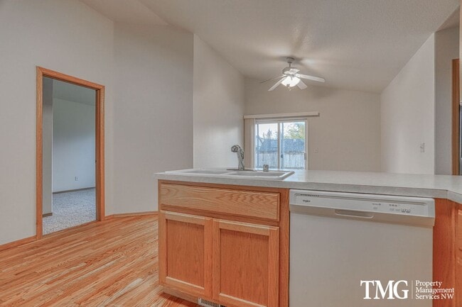 Building Photo - Beautiful Orchards Home with Spacious Layout