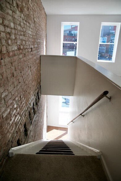 Building Photo - 439 N Salina St