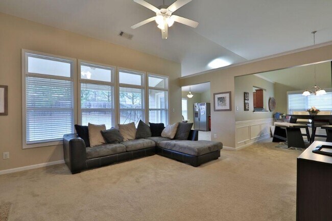 Building Photo - 1033 Gather Dr