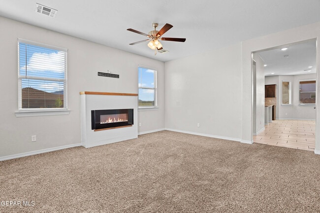 Building Photo - 585 Issa Circle