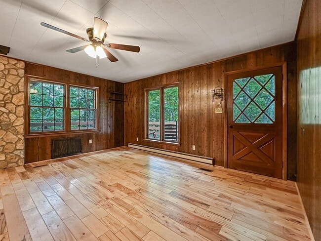Building Photo - 8835 Tallow Tree Rd