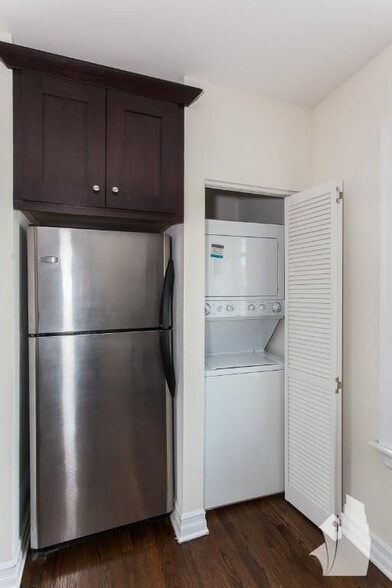 Building Photo - 3808 N Sheffield Ave