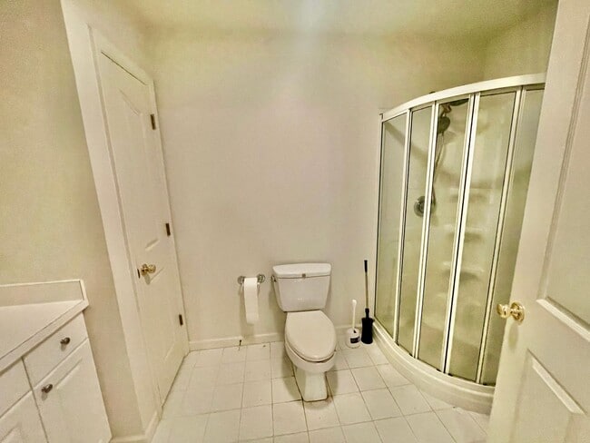 Building Photo - 2 bed 2 bath- Adams Point