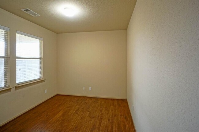 Building Photo - 6139 Grassy Haven Ln