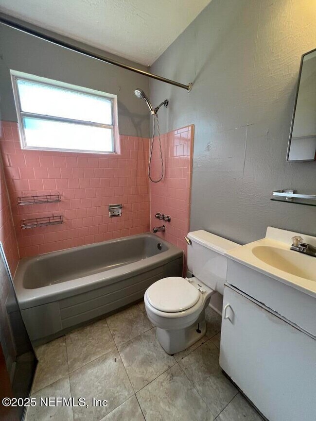 Building Photo - 8095 Lourdes Dr W