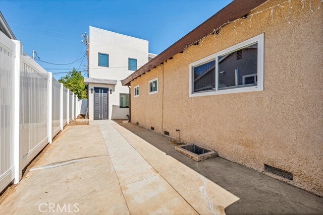 Building Photo - 16853 Hiawatha St