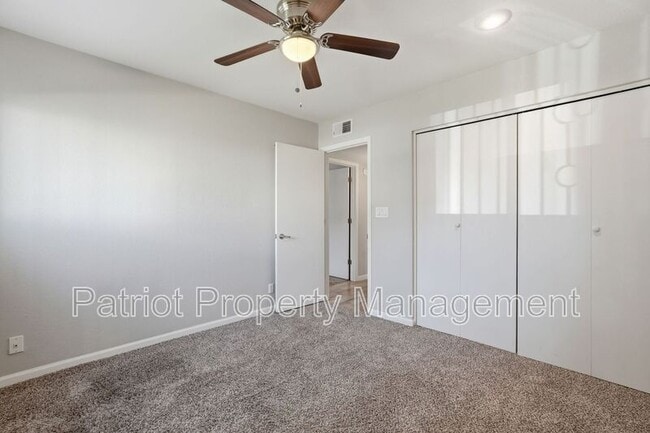 Building Photo - 1702 W Tuckey Ln