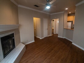 Building Photo - 2210 Pearl St