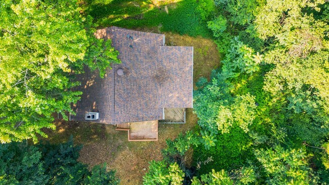 Building Photo - Beautifully updated House in Rivermont