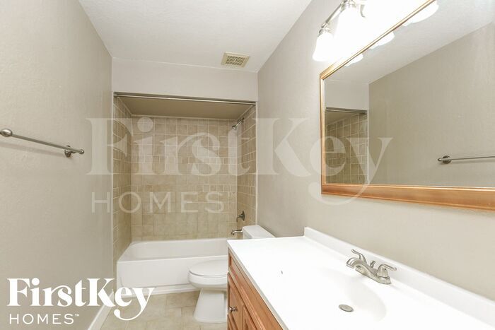 Building Photo - 7366 W Jenan Dr