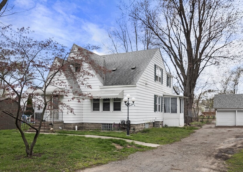 Building Photo - 4080 Joyce Ave