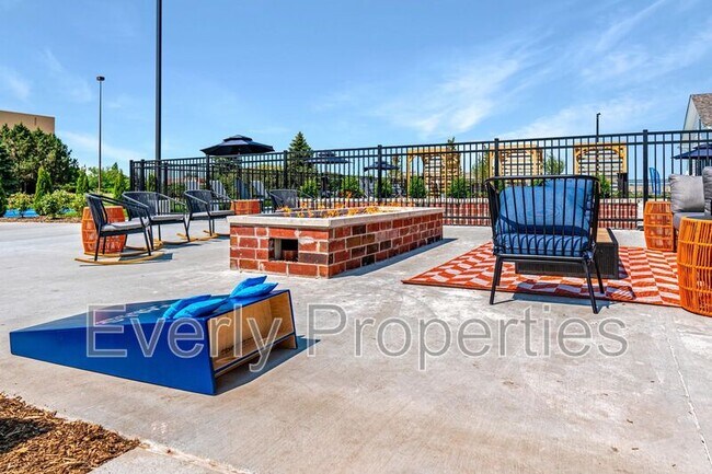 Building Photo - 6935 70th Ct