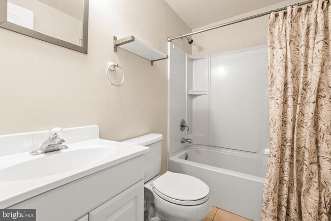 Building Photo - 1538 Long Dr Ct