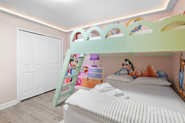 Building Photo - 8977 Stinger Dr