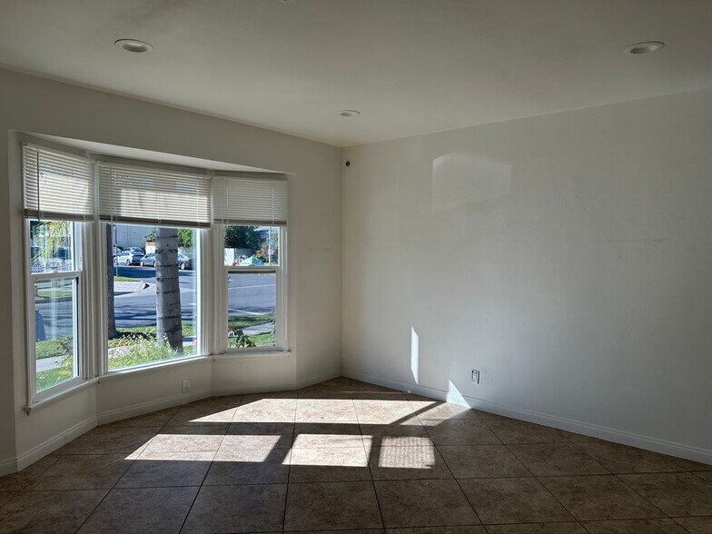 Building Photo - 8156 Tilden Ave