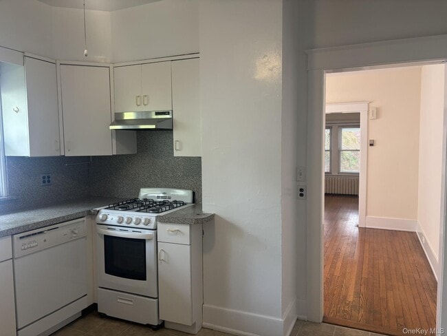 Building Photo - 48 Ferris Pl