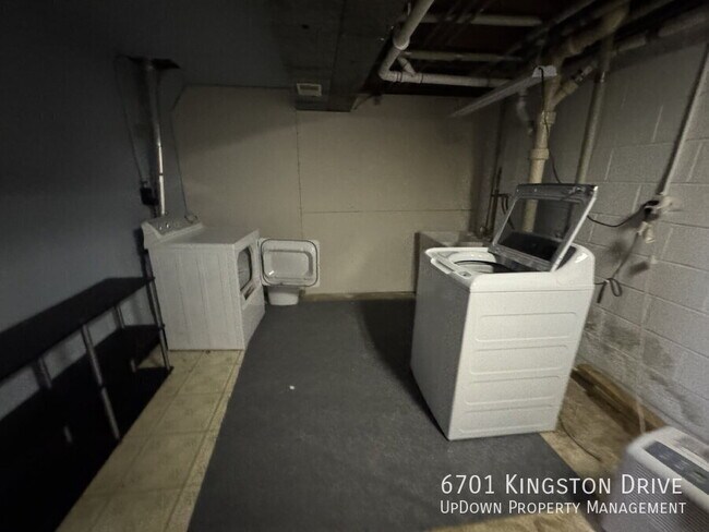 Building Photo - 6701 Kingston Dr