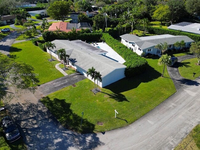 Building Photo - 10600 SW 80th Ct