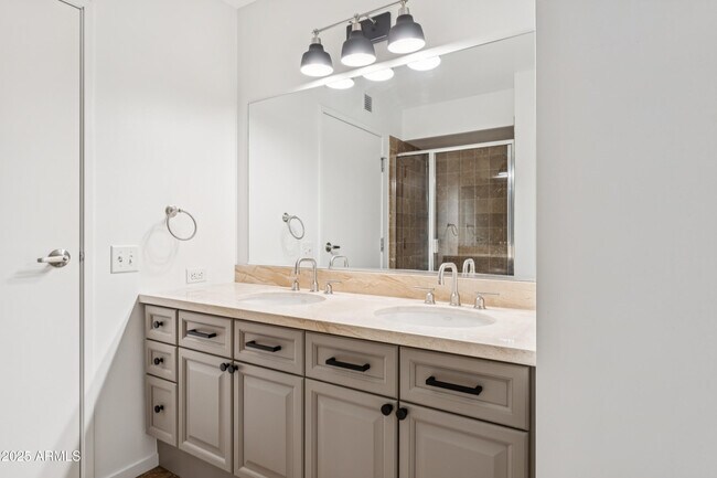 Building Photo - 4808 N 24th St