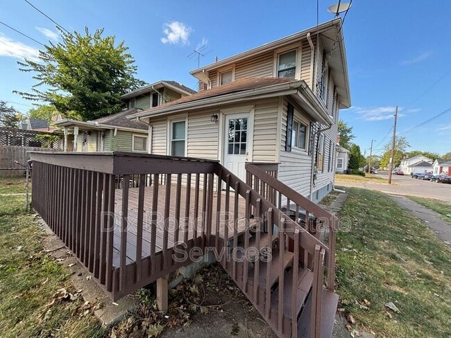 Building Photo - 2024 Hill Ave