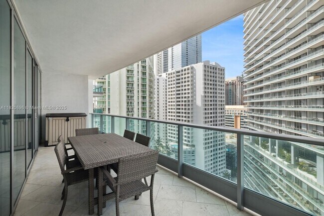 Building Photo - 1331 Brickell Bay Dr
