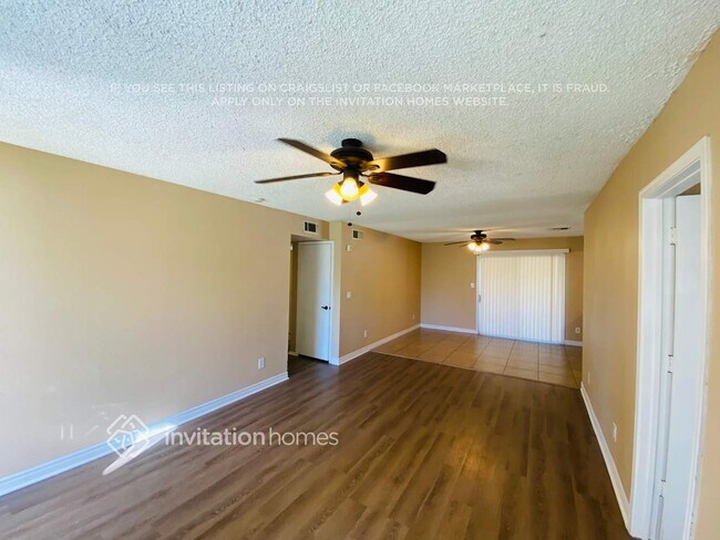 Building Photo - 4712 E Carson Rd