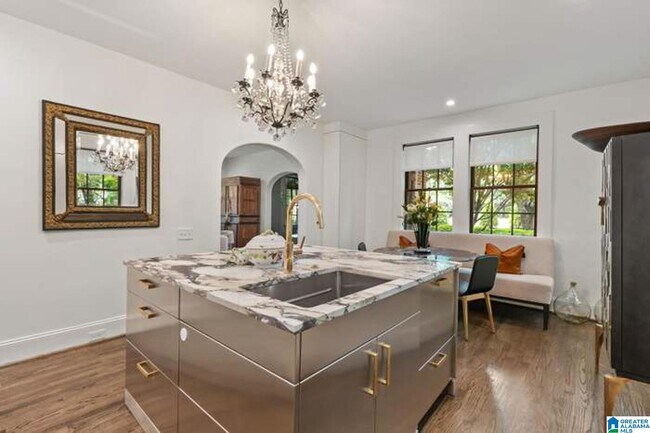 Building Photo - 2505 Montevallo Rd