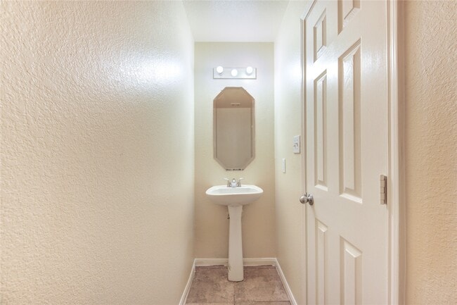 Building Photo - 6422 Mildenhall Ct
