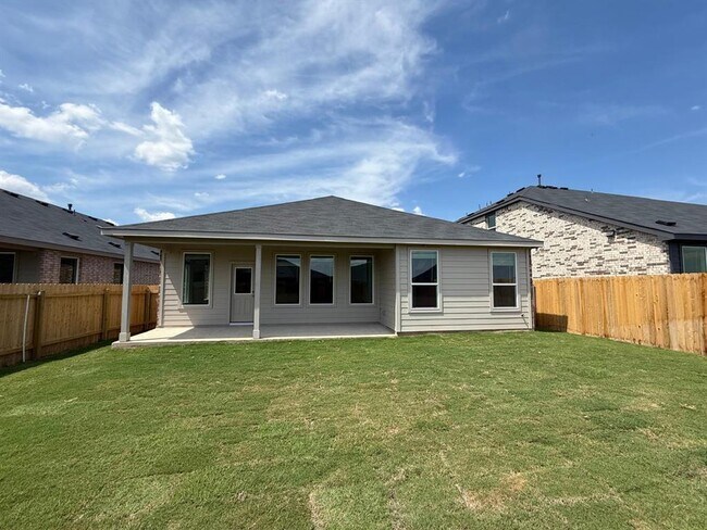 Building Photo - 261 Seven Seas Dr